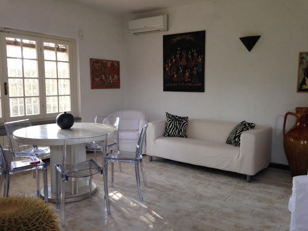Holiday Home Villetta Cinquale Bagian luar foto