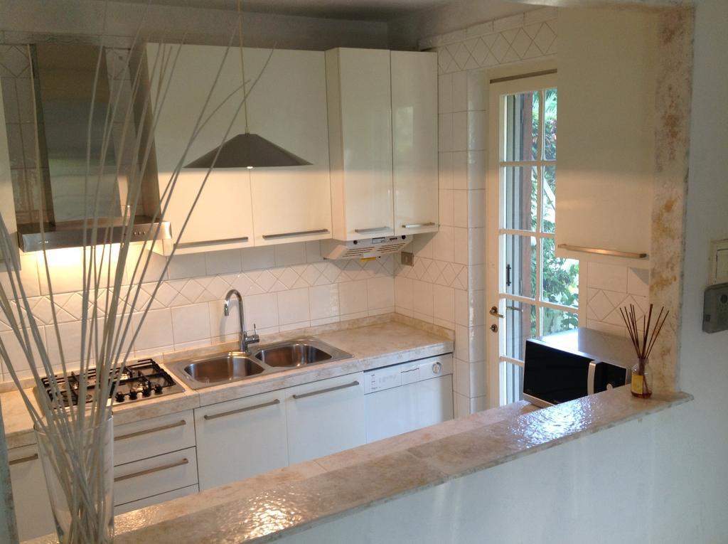 Holiday Home Villetta Cinquale Bagian luar foto